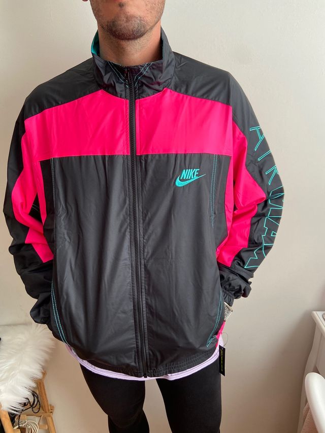 diseñador deletrear en frente de Chaqueta Nike x atmos de segunda mano por 105 € en Puçol en WALLAPOP diseñador deletrear en frente de Chaqueta Nike x atmos de segunda mano por 105 € en Puçol en WALLAPOP