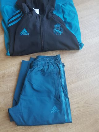 Chandal UEFA CHAMPIONS LEAGUE de segunda mano por 20 EUR en Plasencia en  WALLAPOP
