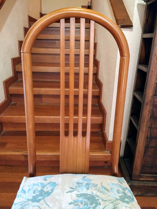 4 sillas de madera rústica para comedor o cocina de segunda mano por 60