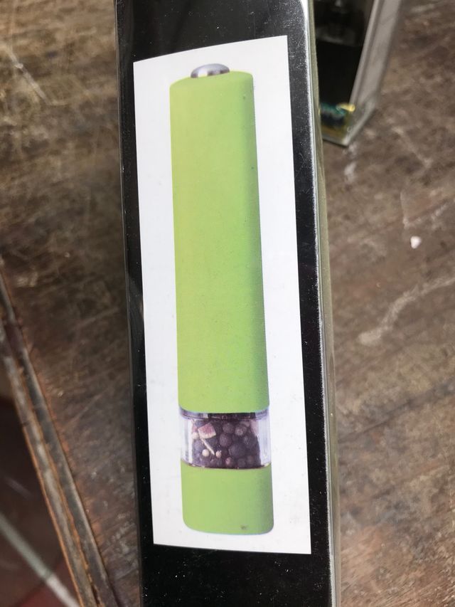 Molinillo a pilas para pimienta o especias