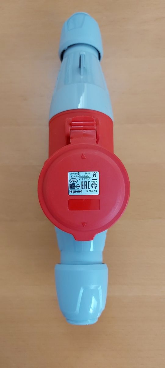 Toma cetac trifásica de 30 amperios NUEVA