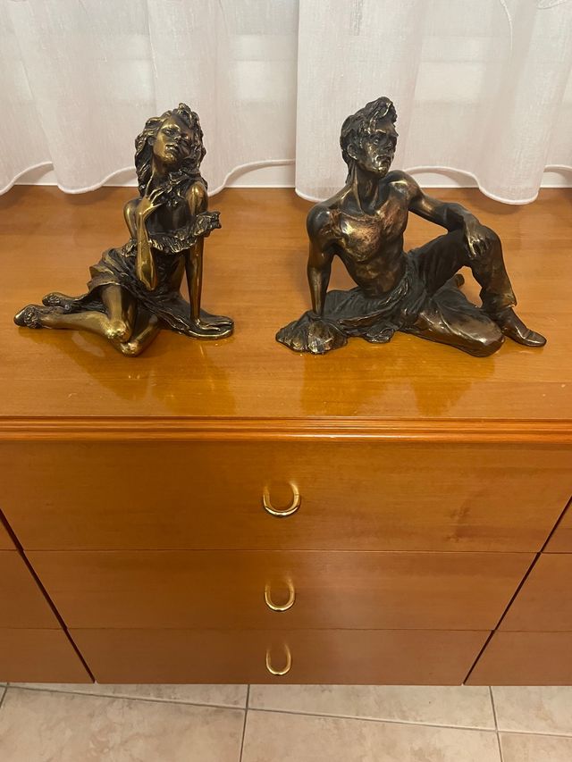 Figura color de Bronce