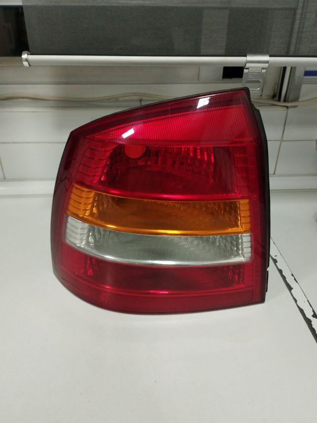 PILOTO  IZDO. OPEL ASTRA G