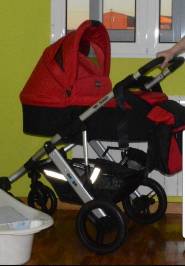 Carro, grupo cero y silla.