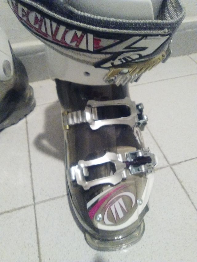 Botas de esquiar nuevas