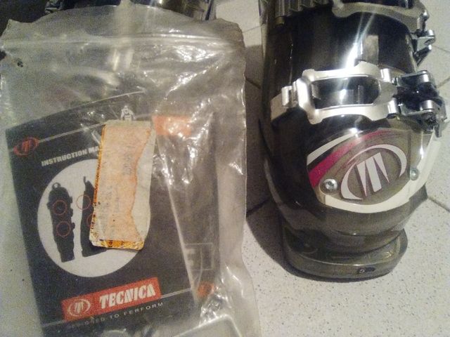 Botas de esquiar nuevas