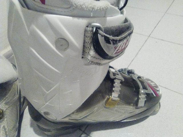 Botas de esquiar nuevas