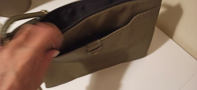 bolso de hombro verde.nuevo.primark