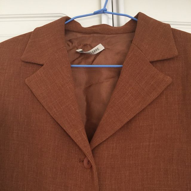 Chaqueta camel fluida chica t-42 de ErredRaso