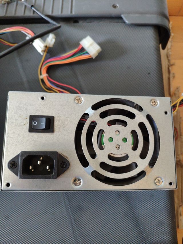 Fuentes de alimentacion varias potencias sobremesa