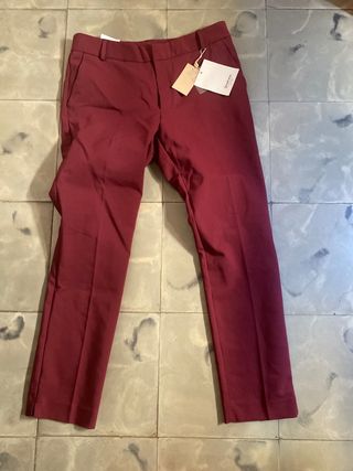 Pantalón chino slim stradivarius talla 38 de segunda mano por 10 EUR en  Manresa en WALLAPOP