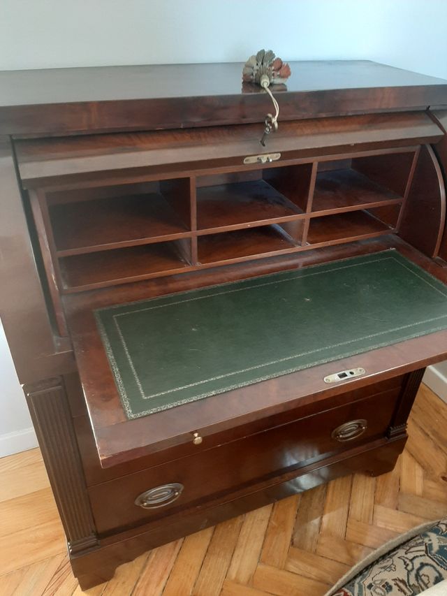 Secreter antiguo madera de caoba de segunda mano por 800 € en Madrid en