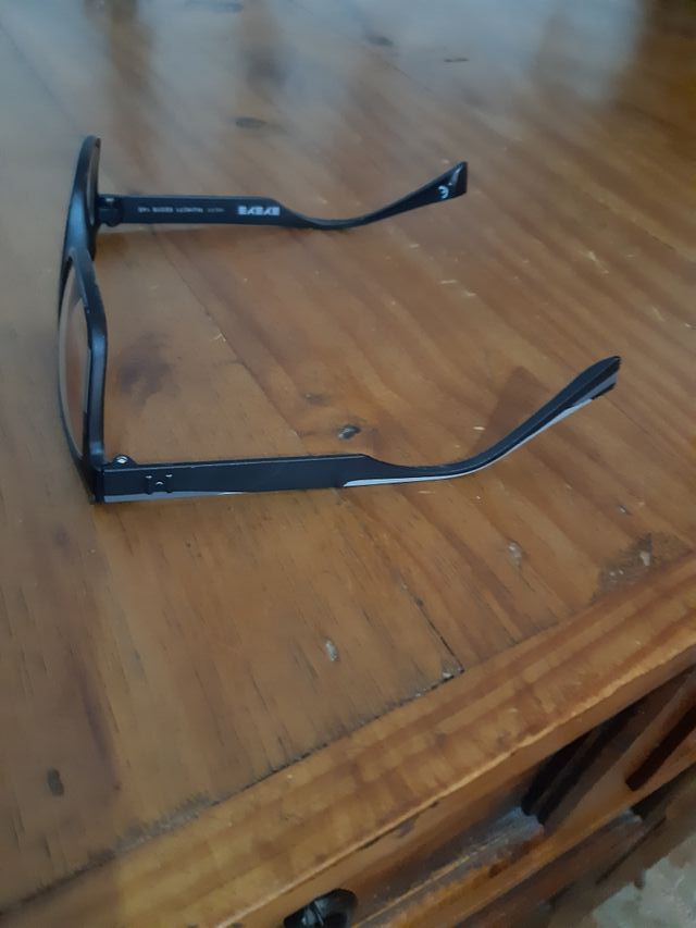montura de gafas