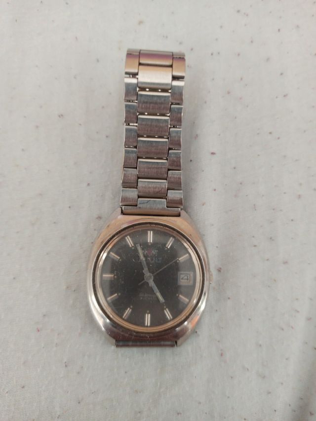 se venden varios relojes