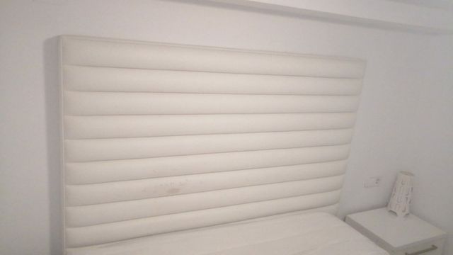 Cabecer de diseño blanco 1,50