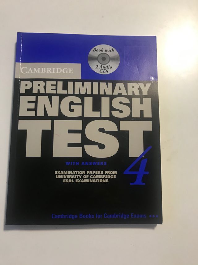 Dos buenos libros examen PET inglés con CD
