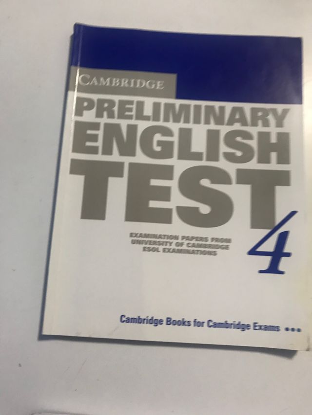 Dos buenos libros examen PET inglés con CD