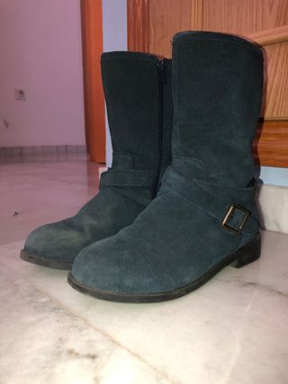 Botas ante azul marino de segunda mano por 10 EUR en Marbella en WALLAPOP