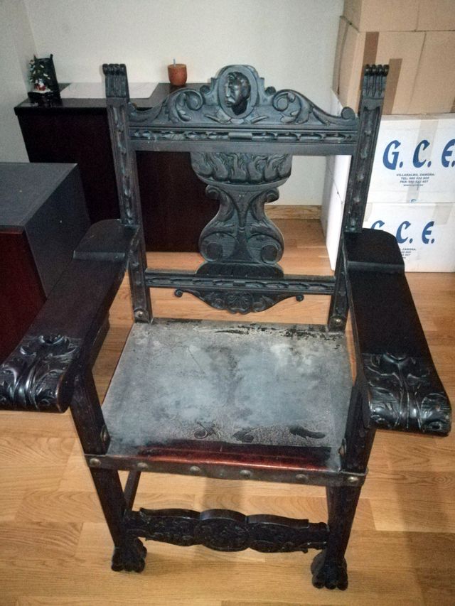 CONJUNTO MUEBLES SIGLO XIX de segunda mano por 8.000 € en Vigo en WALLAPOP