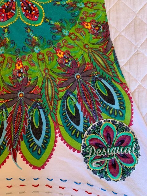 Camiseta desigual manga corta