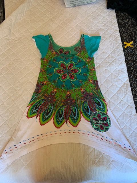 Camiseta desigual manga corta