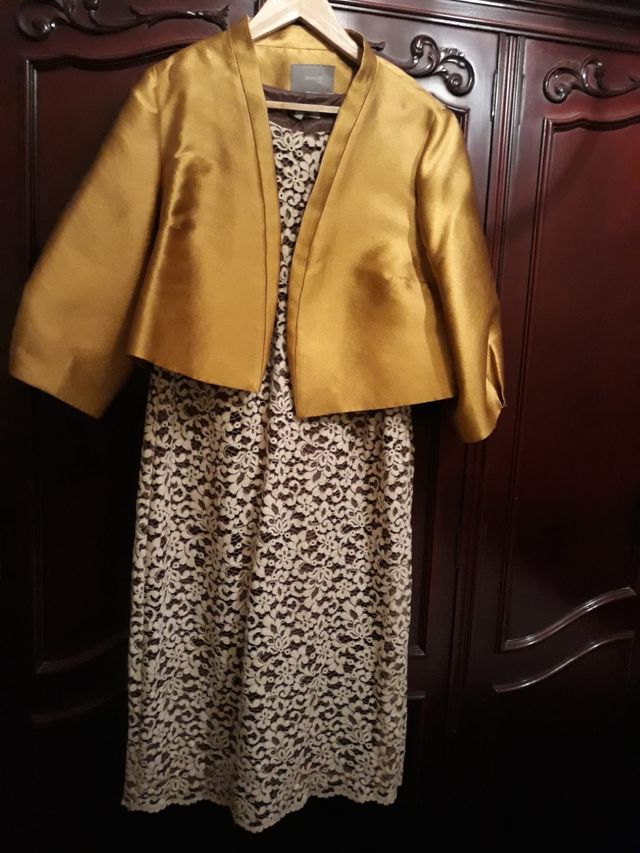 ROPA ELEGANTE y MUY BUENA