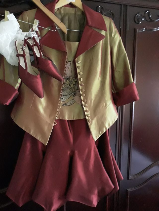 ROPA ELEGANTE y MUY BUENA