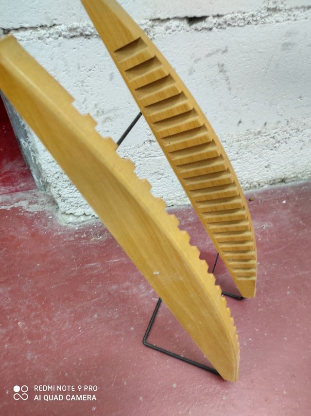 Expositor de diseño para 19 CD