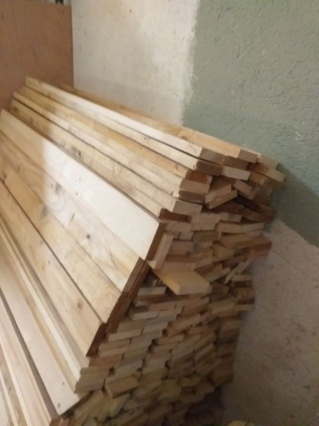 Tabelle dei prezzi per ogni tavola di pino