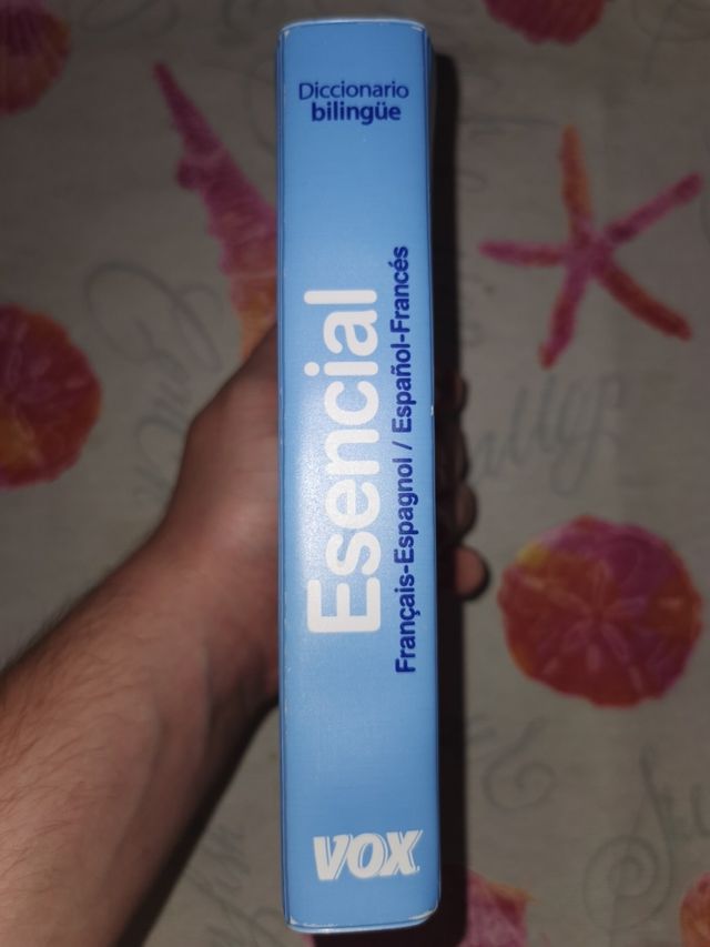 Diccionario bilingüe francés como nuevo,cuesta 12€