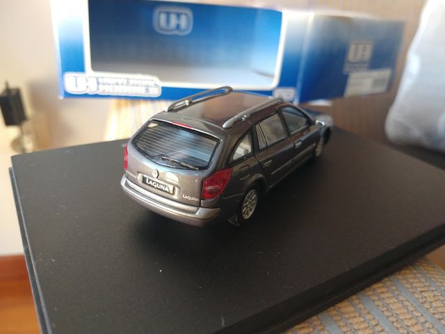 Renault Laguna II 1/43 de Universal Hobbies