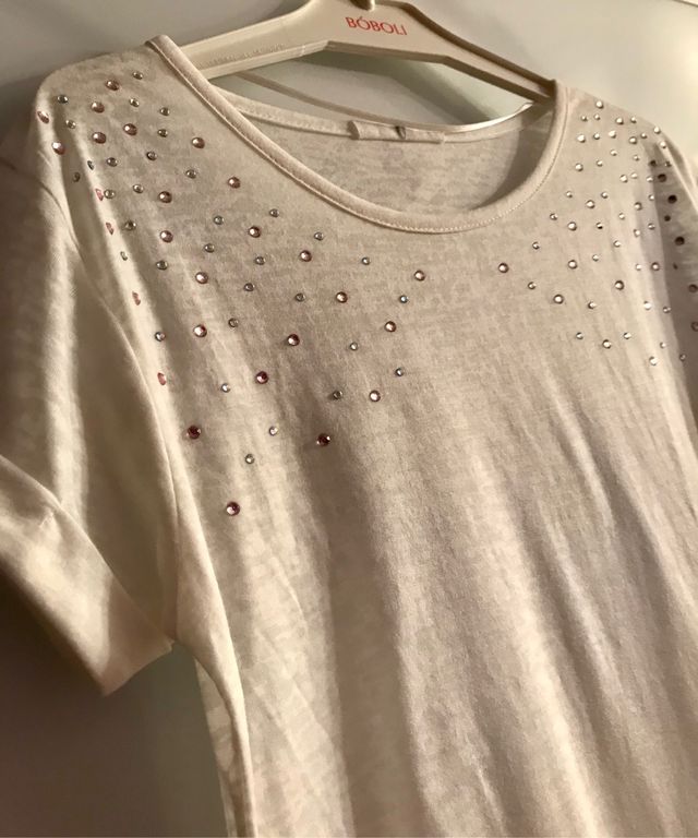 Camiseta con abalorios. 36