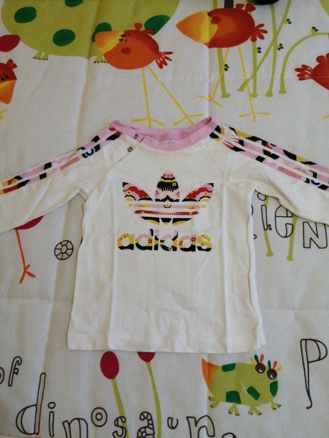 camiseta Adidas para niña de 9 a 12 meses