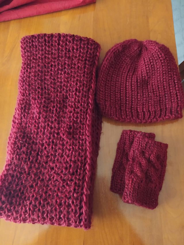 Bufanda , gorro y guantes mujer