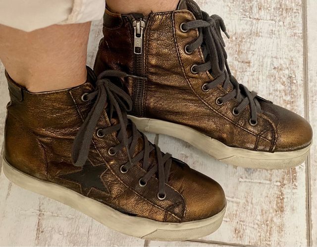 Zapatillas Hakei de piel con cremallera lateral