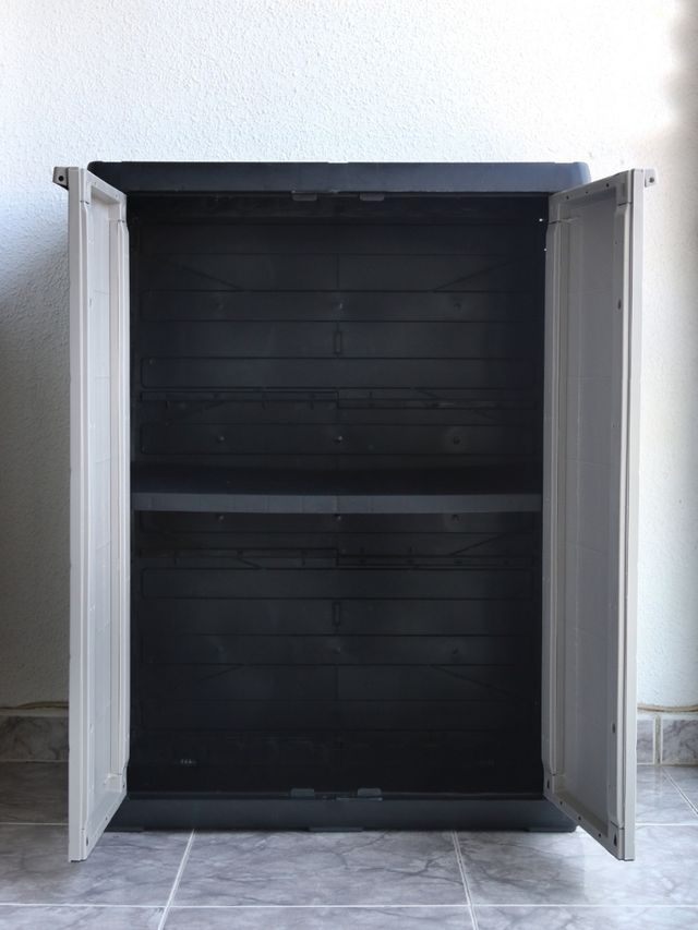 Armario de resina de segunda mano por 40 € en Madrid en WALLAPOP