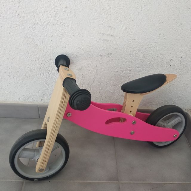 Bicicleta triciclo sin pedales de madera