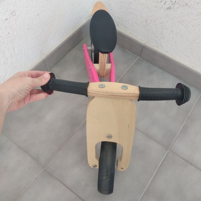 Bicicleta triciclo sin pedales de madera