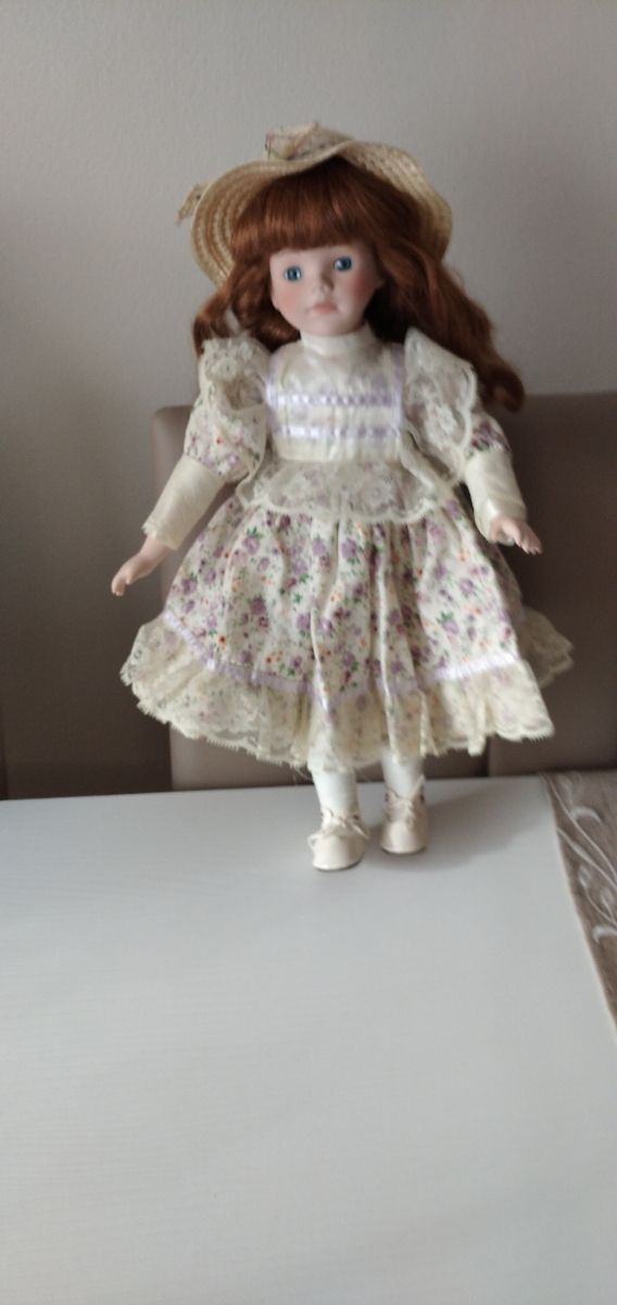 bambole in porcellana