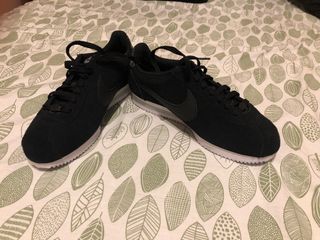 Nike Cortez Ante terciopelo Negras NUEVAS T42 de segunda mano por 50 EUR en  Elche en WALLAPOP