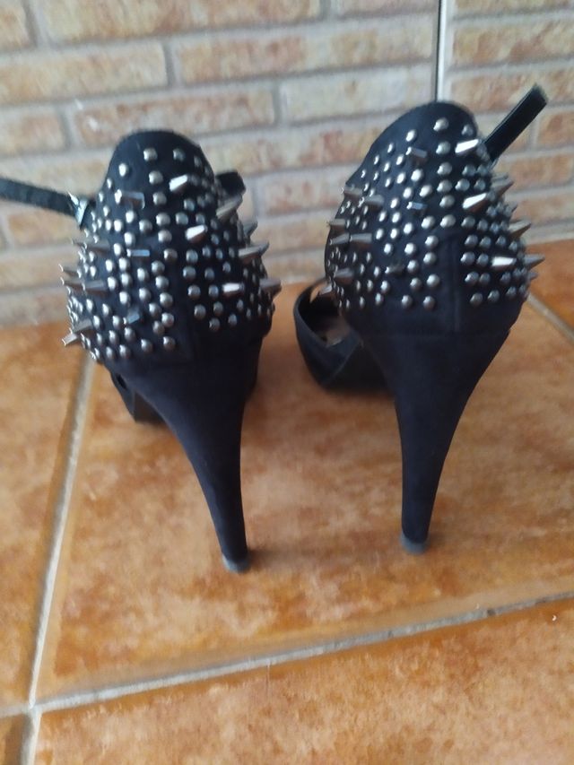 Zapatos ante tacón 11cm pinchos y tachuelas