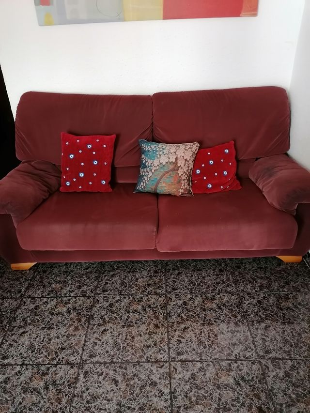 Sofá. de segunda mano por 30 € en Barcelona en WALLAPOP