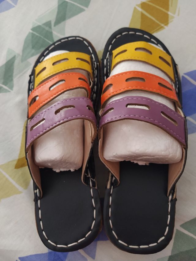 Sandalias de colores
