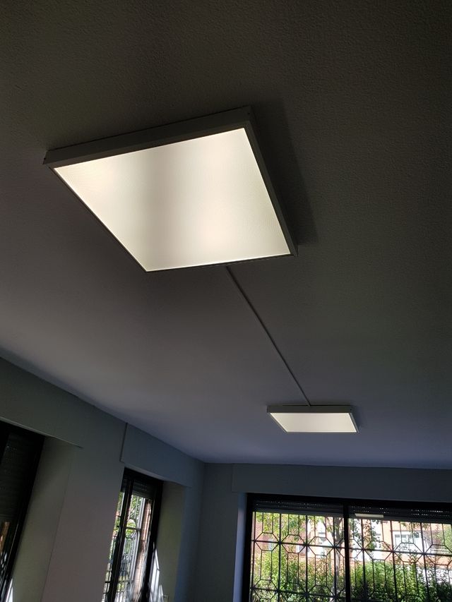 4 Lámparas cuadradas de techo de segunda mano por 50 EUR en