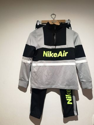Conjunto nike air negro y gris niño talla m de segunda mano por 45 EUR en  Alicante en WALLAPOP