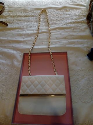 Bolso fiesta blanco de segunda mano por 8 EUR en Vigo en WALLAPOP
