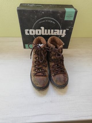 Botas montaña coolway de segunda mano por 20 EUR en Zaragoza en WALLAPOP