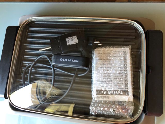 Plancha eléctrica Taurus.