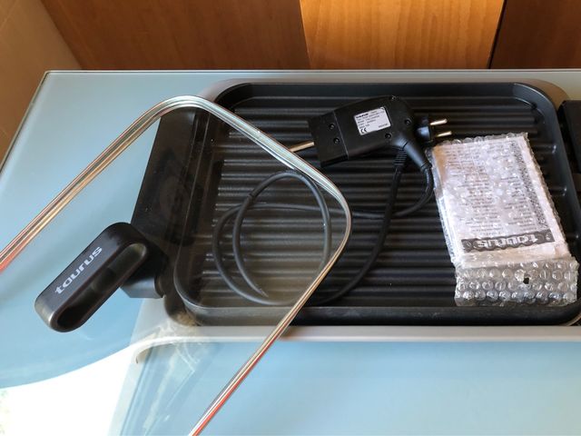 Plancha eléctrica Taurus.