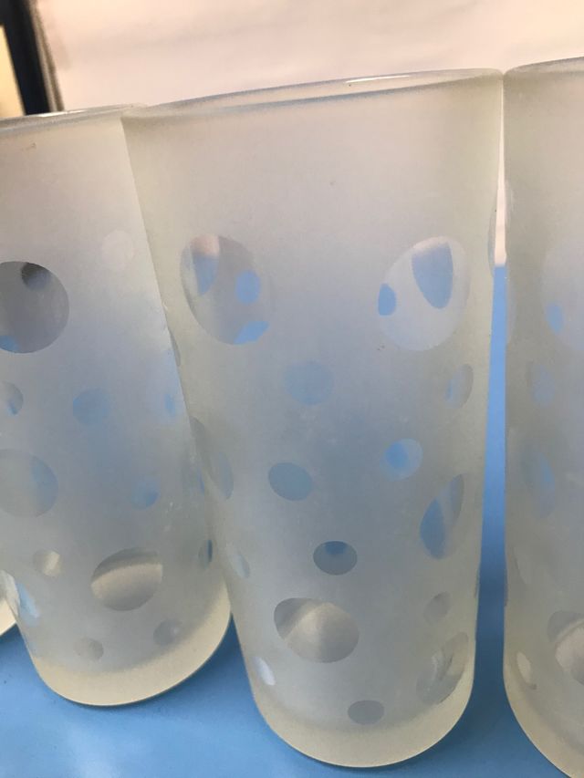 4 vasos tubo a lunares traslúcidos